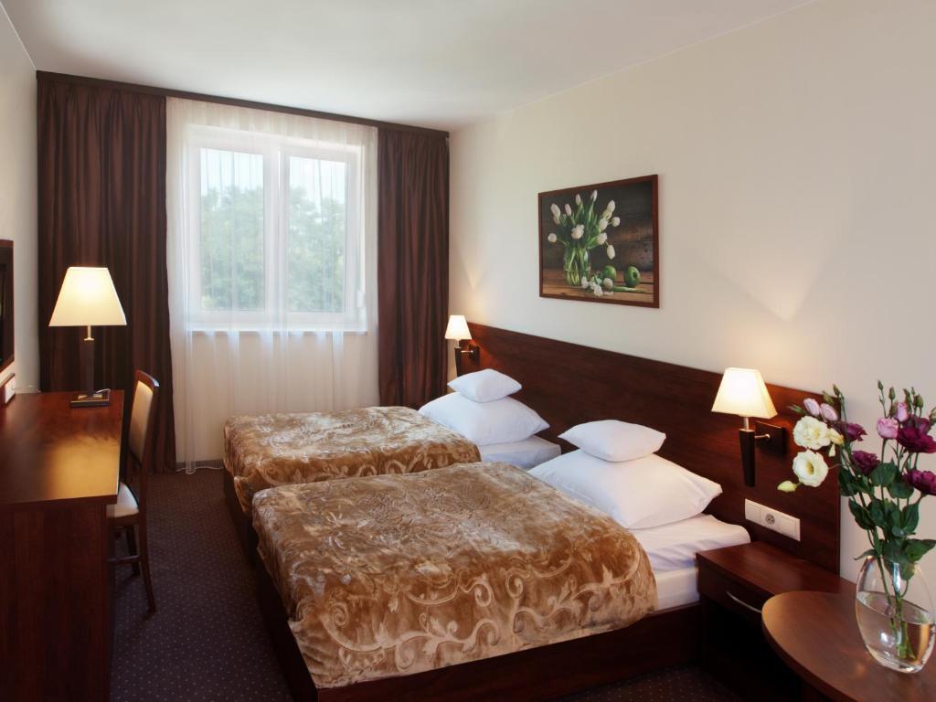 Hotel Feniks Poznan Exterior photo