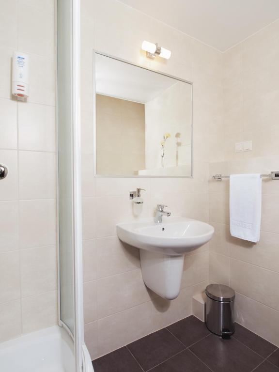Hotel Feniks Poznan Room photo